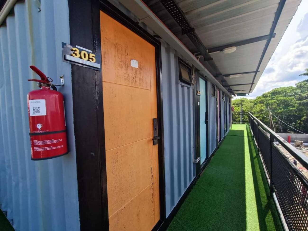 Boxinn The Kontena Home Semporna Exterior foto